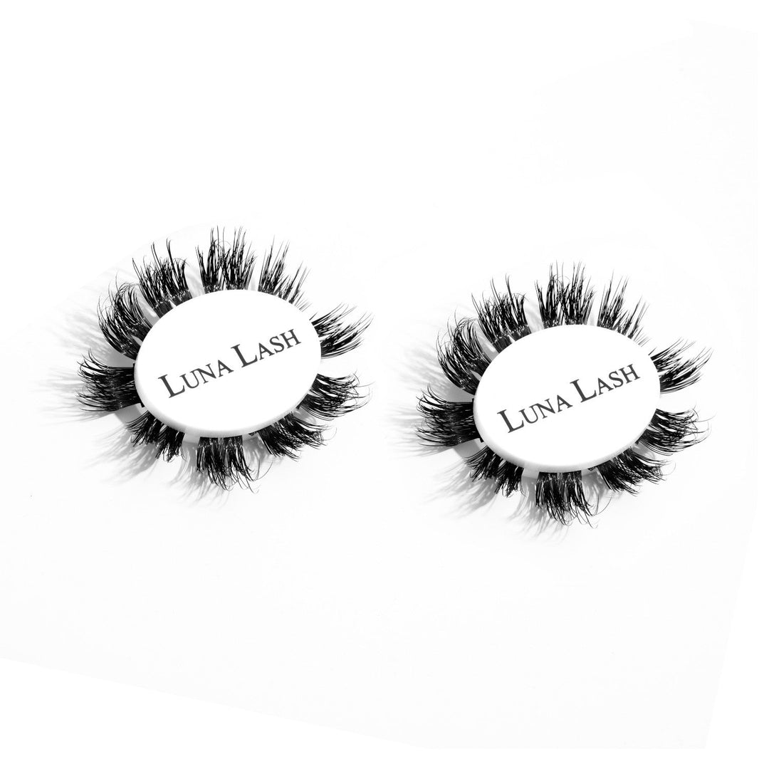 DIY Mega Volume - Premium Eyelash Extension from Luna Lash - Just £28! Shop now at Luna Lash