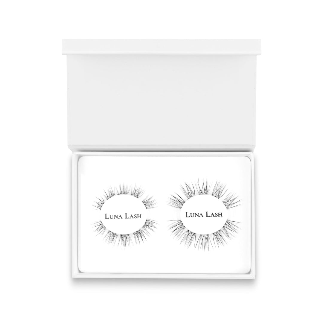 DIY Natural (Short) - Premium Eyelash Extension from Luna Lash - Just £26! Shop now at Luna Lash